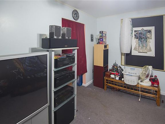 Owner's side primary bedroom