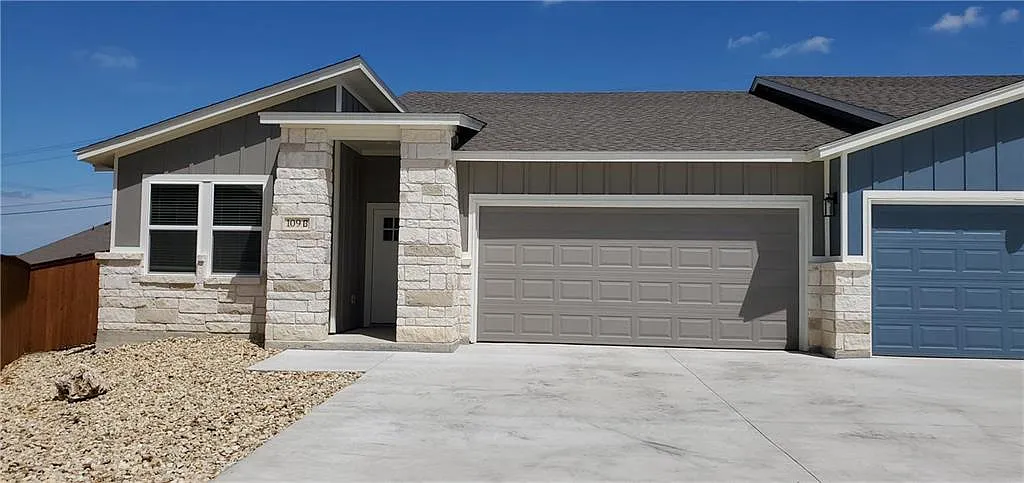 3 bed, 2.0 bath, 1527 sqft, $1,700 — Photo 1