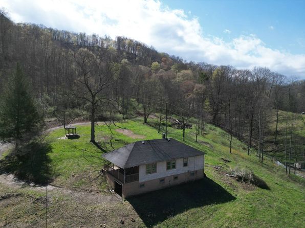 3888 Clear Fork Rd, Beckley, WV 25801