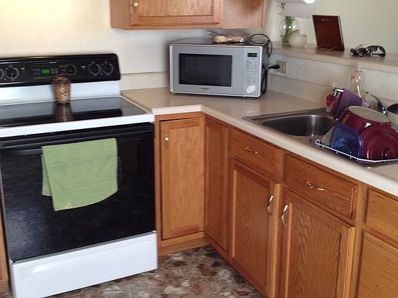 4th image of 403 S 10th St