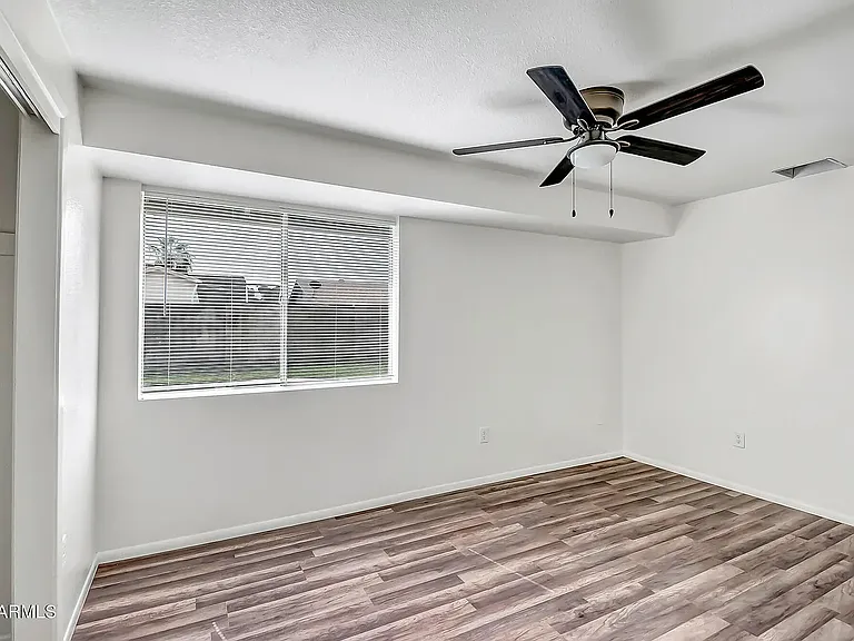 5601 W Carol Ave — Photo 16
