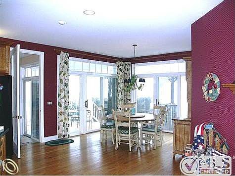 Dining Room.JPG