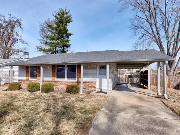 10 Parkdale Ln, Saint Peters, MO 63376