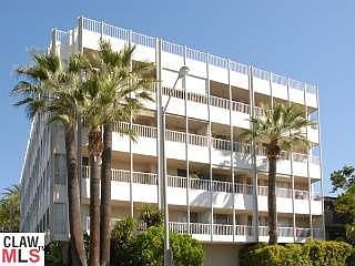 3rd image of 1400 N Sweetzer Ave APT 206
