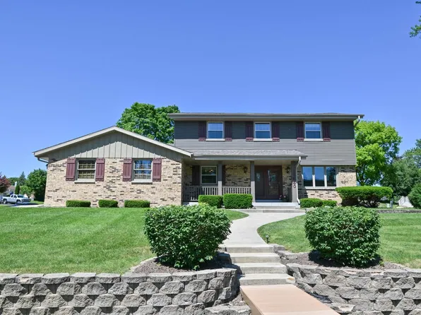 12660 W Crawford DRIVE, New Berlin, WI 53151