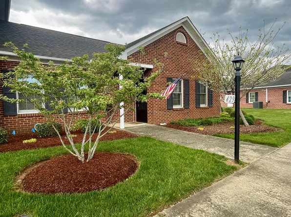 429 Periwinkle Cir, South Boston, VA 24592