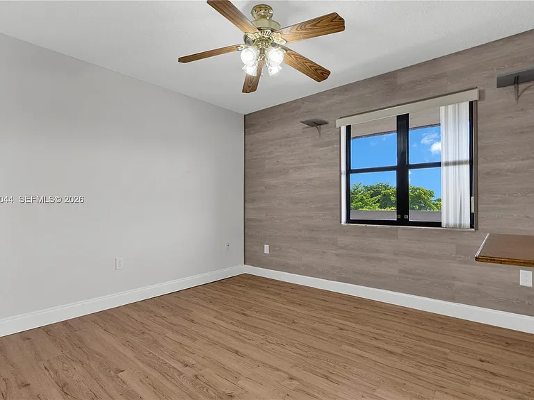 1121 SW 122nd Ave #412-2 — Photo 9