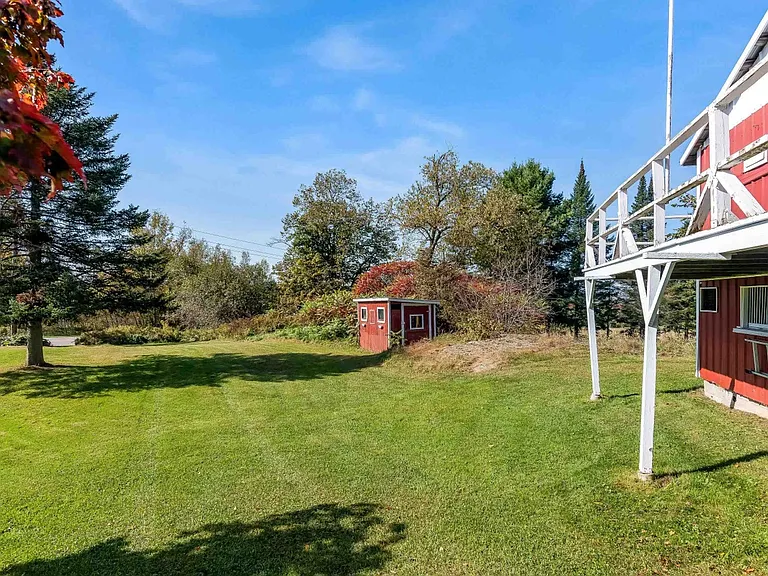 26 Maple St — Photo 43