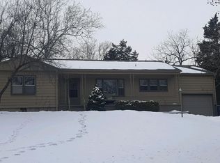 517 Wickham Rd, Manhattan, KS 66502