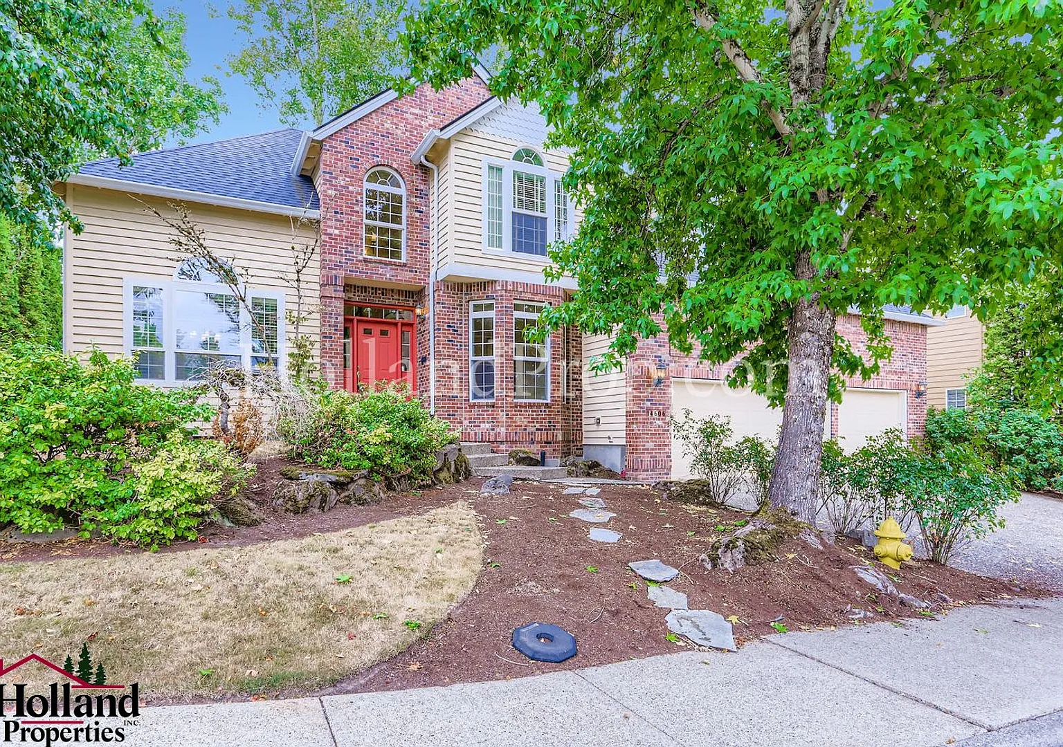Spacious 4-Bedroom Bethany Townhome with Private Yard, Fireplace & Flexible Living Space — Photo 1