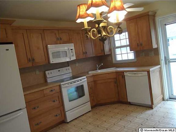 3rd image of 1048 Fife Court #A