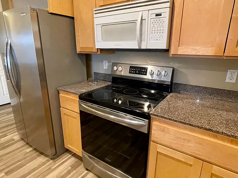 251 W Bakerview Rd #405 — Photo 5