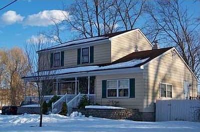 1st image of 31 Westwood Dr