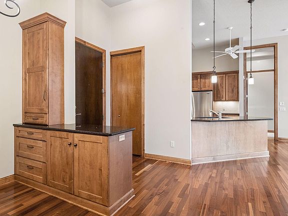 4th image of 555 Oak Ridge Pl APT 360