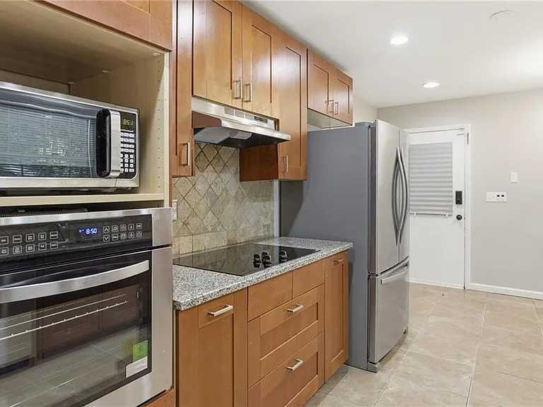 4411 Langdon Dr — Photo 8