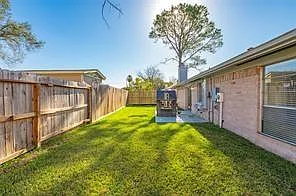 10215 Kirkwren Dr — Photo 25
