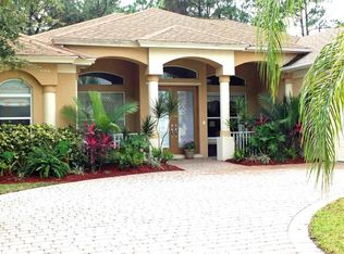 226 NE Granduer Ave, Port Saint Lucie, FL 34983