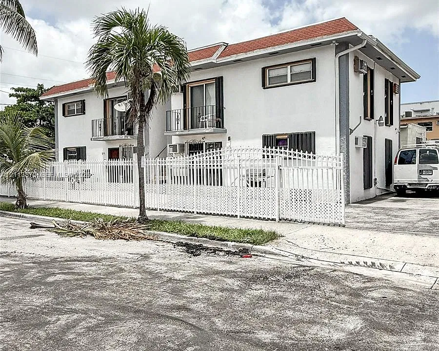 443 NW 13th Ave #3
