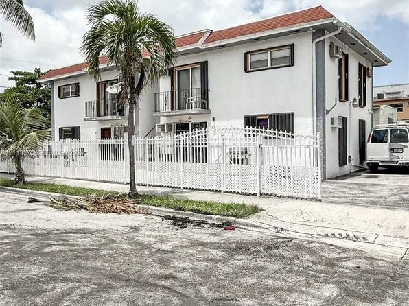 443 NW 13th Ave APT 3, Miami, FL 33125