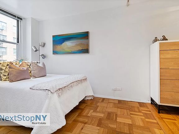 4th image of 207 E 74th St APT 3C