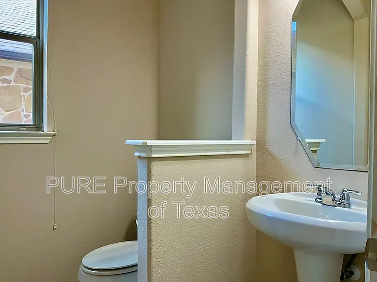 1932 Kempwood Loop — Photo 11