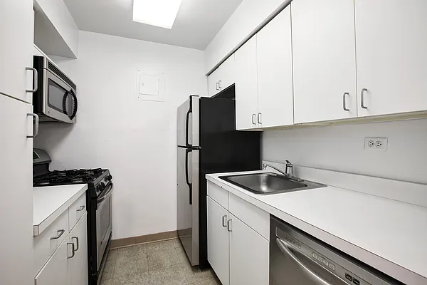 Rented by Douglas Elliman | media 3