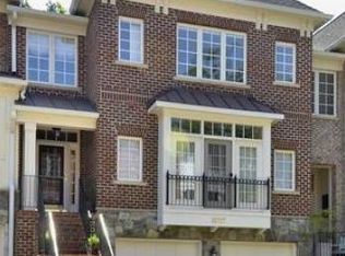 18287 Mullfield Village Ter, Leesburg, VA 20176