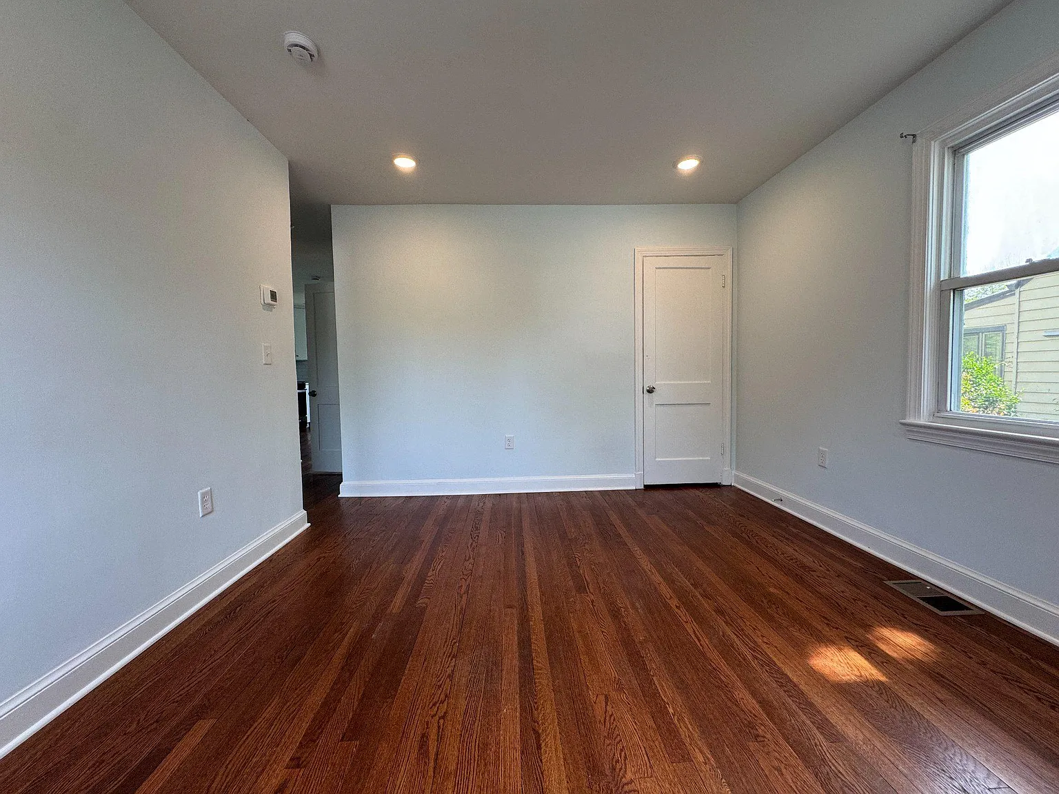 5 bed, 3.0 bath, 1674 sqft, $3,250 — Photo 4