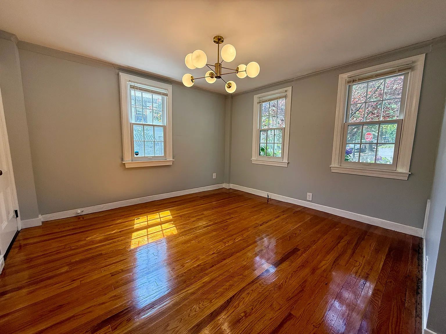 5 bed, 2000 sqft, $6,500 — Photo 4