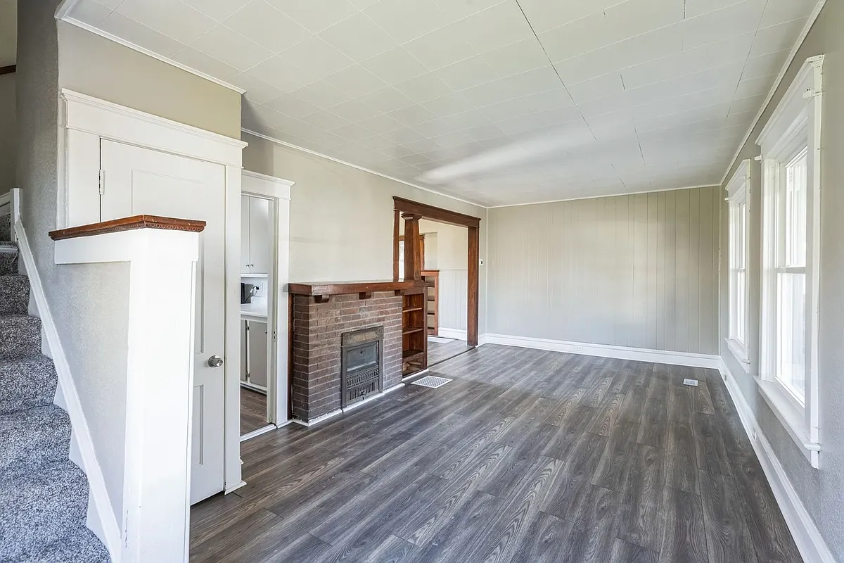 Building Photo - 1573 Jermain Dr