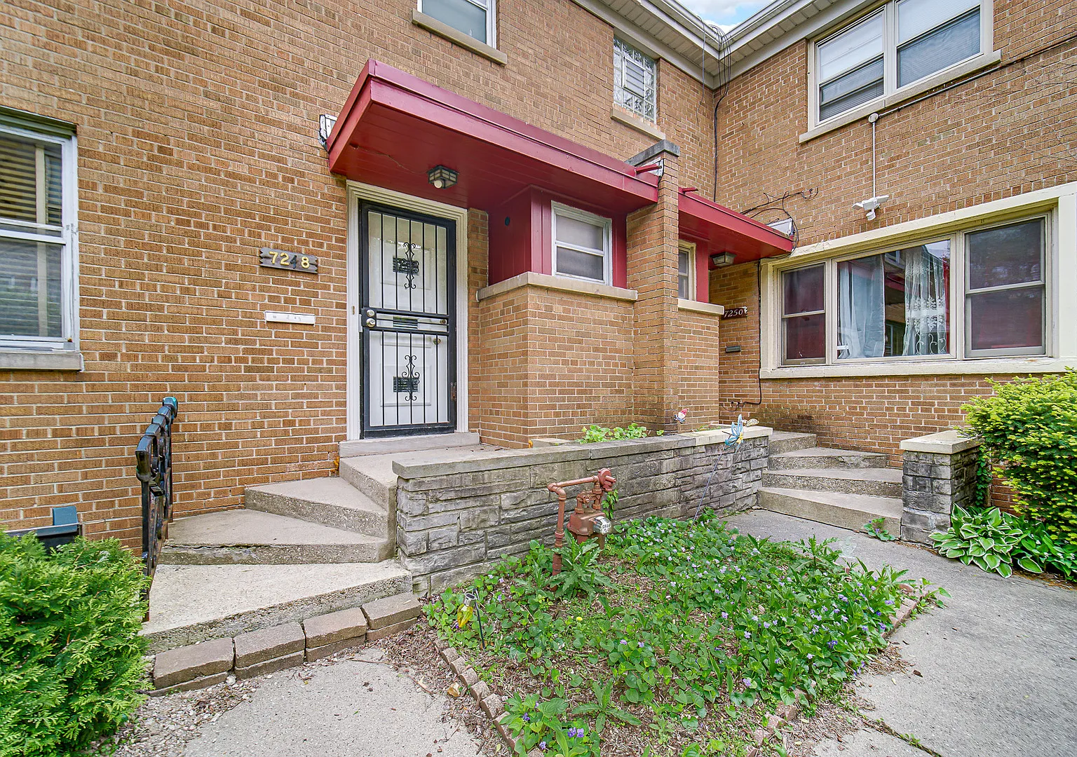 3 bed, 1.5 bath, 1600 sqft, $2,995 — Photo 1
