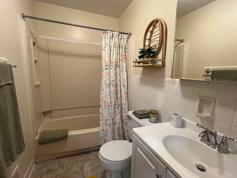 Greenleaf Meadows Apartments — Photo 8