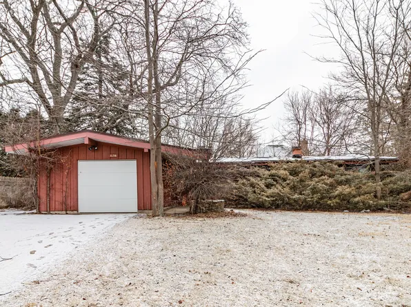 1156 Myrtle Ln, Deerfield, IL 60015