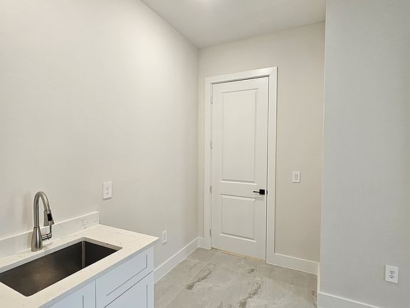 3rd image of 215 Irving Ave