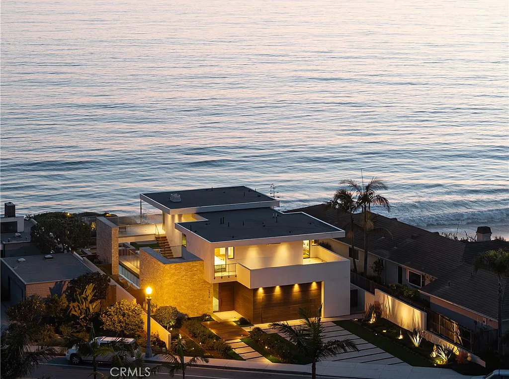 4 bed, 4.5 bath, 2679 sqft, $40,000 — Photo 1