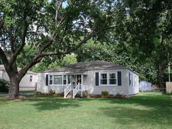 2370 S Luster Avenue, Springfield, MO 65804