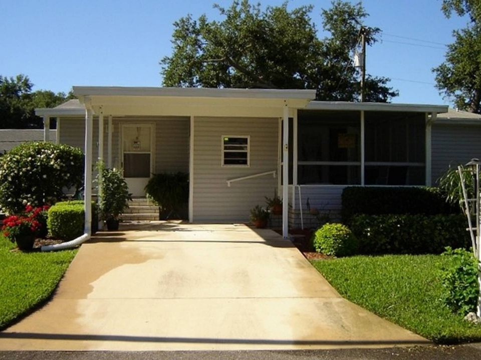 1st image of 435 Gulf Stream Dr