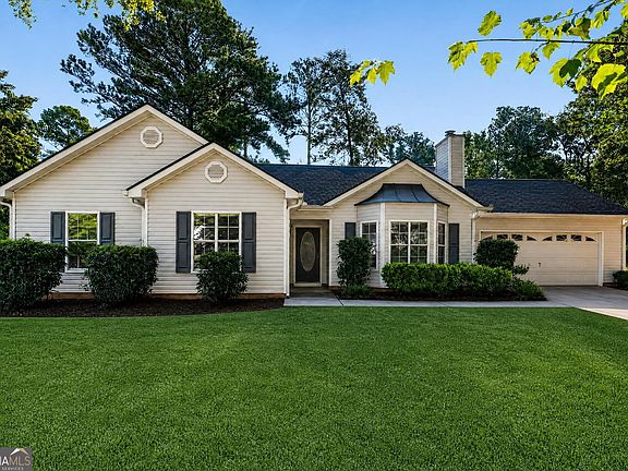 4th image of 137 Suwanee Ct