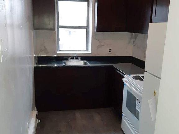 3rd image of 7 Osler Ct #305