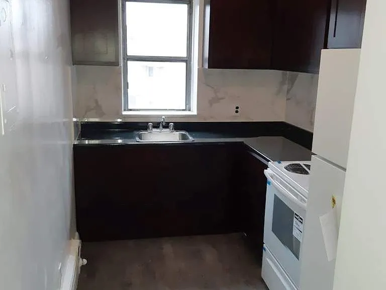 7 Osler Ct #305 — Photo 3