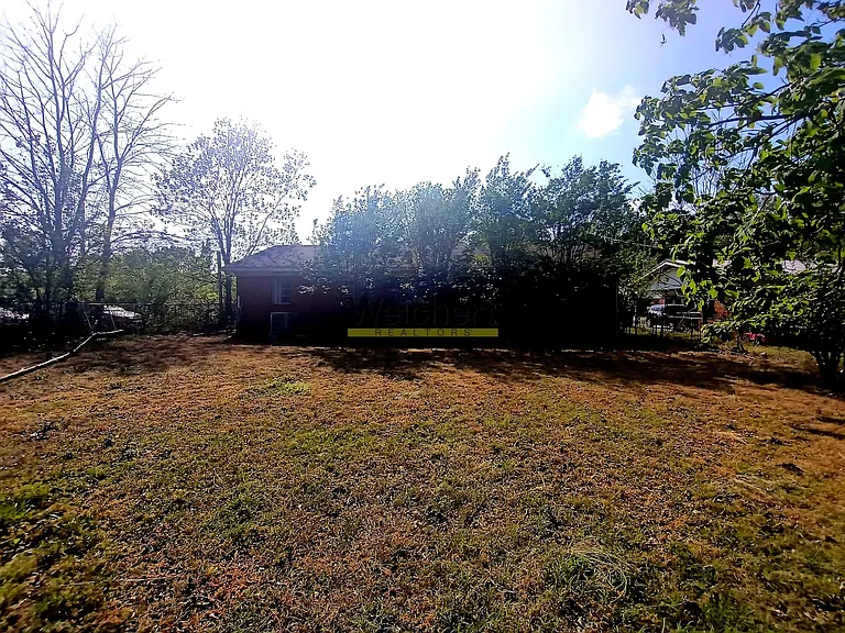 209 S 16th Ave — Photo 16