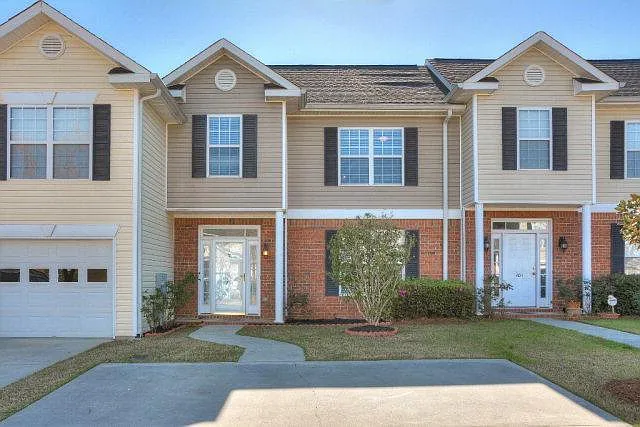 3 bed, 1635 sqft, $1,700 — Photo 1