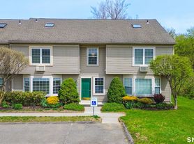 63 Glen Ridge Ct, New Milford, CT