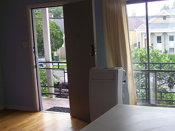 4th image of 801 Henry Clay Ave APT 210