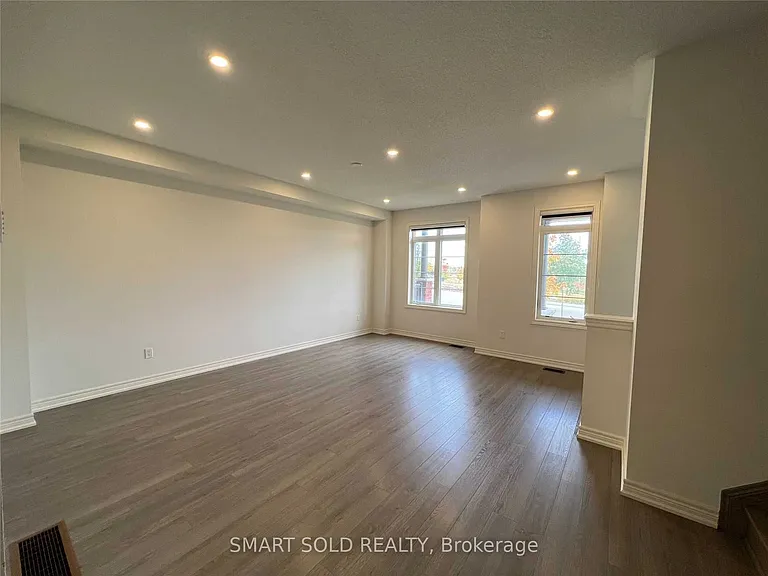 1046 Murrell Blvd — Photo 9