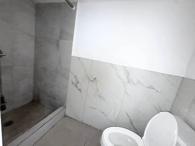1518 Jefferson Ave #1R — Photo 15