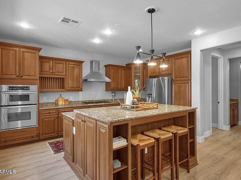 4590 E Waterman St — Photo 15