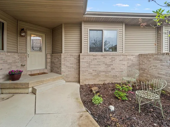 1712 Erik Rd, Cedar Falls, IA 50613