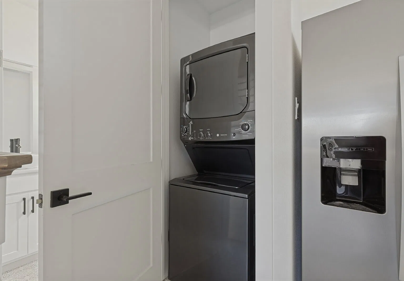 2 bed, 3.5 bath, 1456 sqft, $2,300 — Photo 3