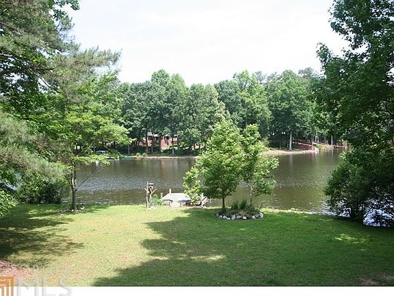5th image of 2205 Castle Lake Dr